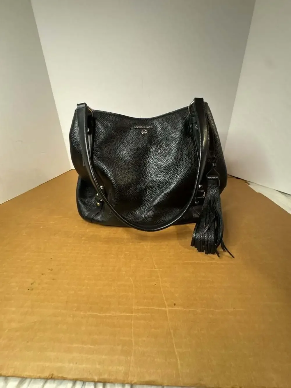 Michael Kors Carrie Large Pebble Leather Shoulder Tote Bag